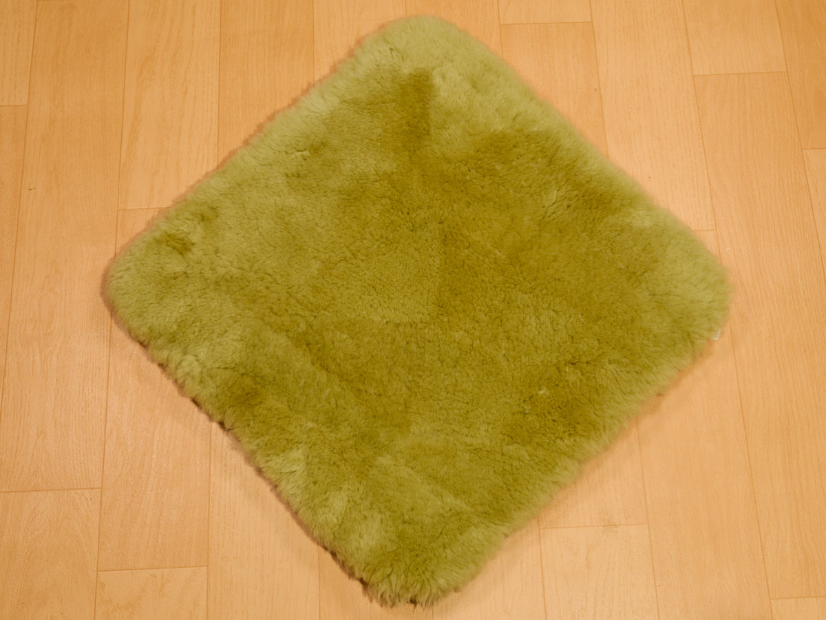 4-m-cu-2-2-天然ムートン　クッション（萌色）［No.2-2］_DSC9183.jpg